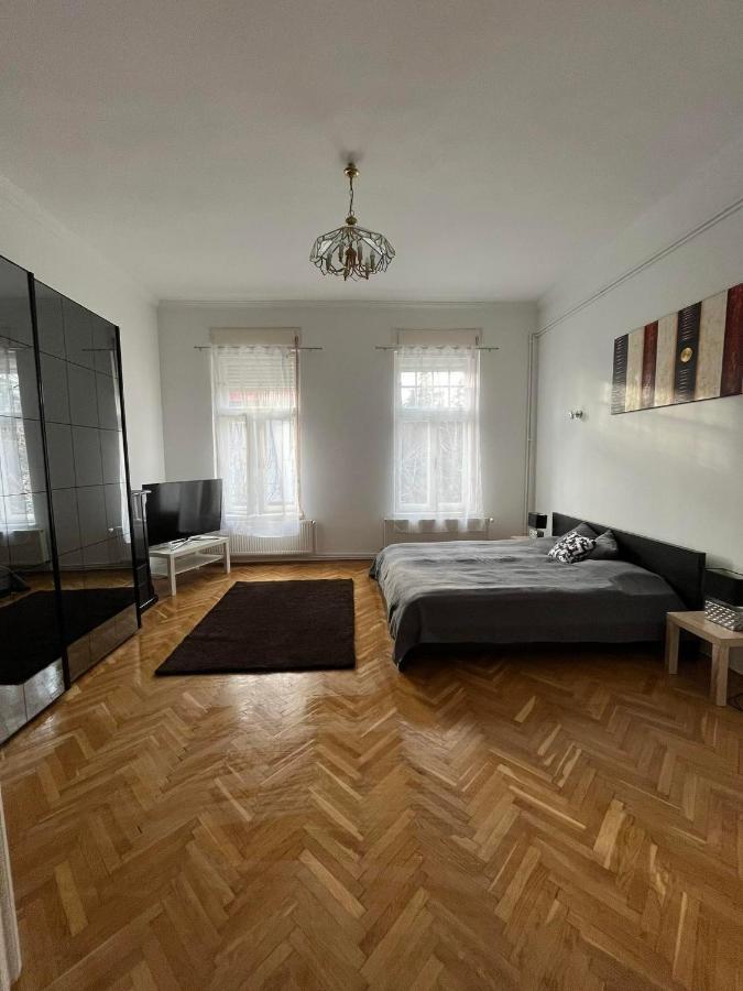Szeged Apartman Extérieur photo